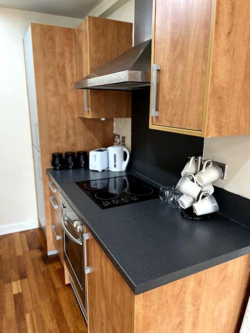 Entire Flat, 2 Bedroom & 2 Bathrooms In Бирмингем Экстерьер фото